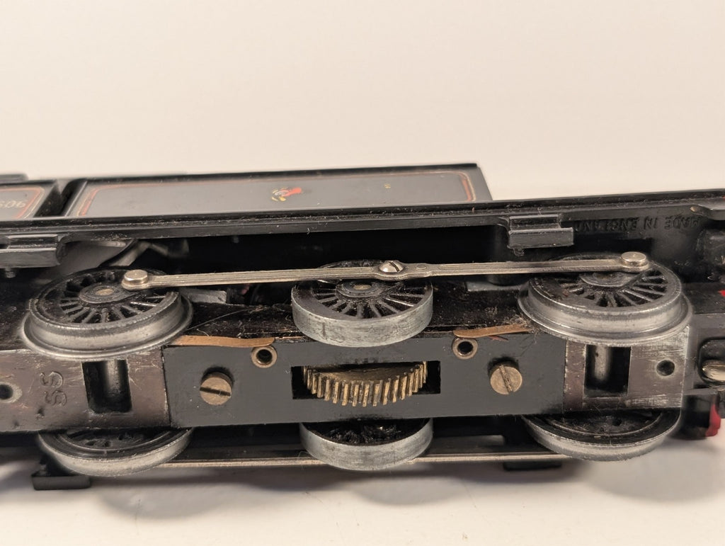 Tri-ang Hornby R52 OO Gauge Class 3F Jinty 0-6-0T BR Black Missing Funnel