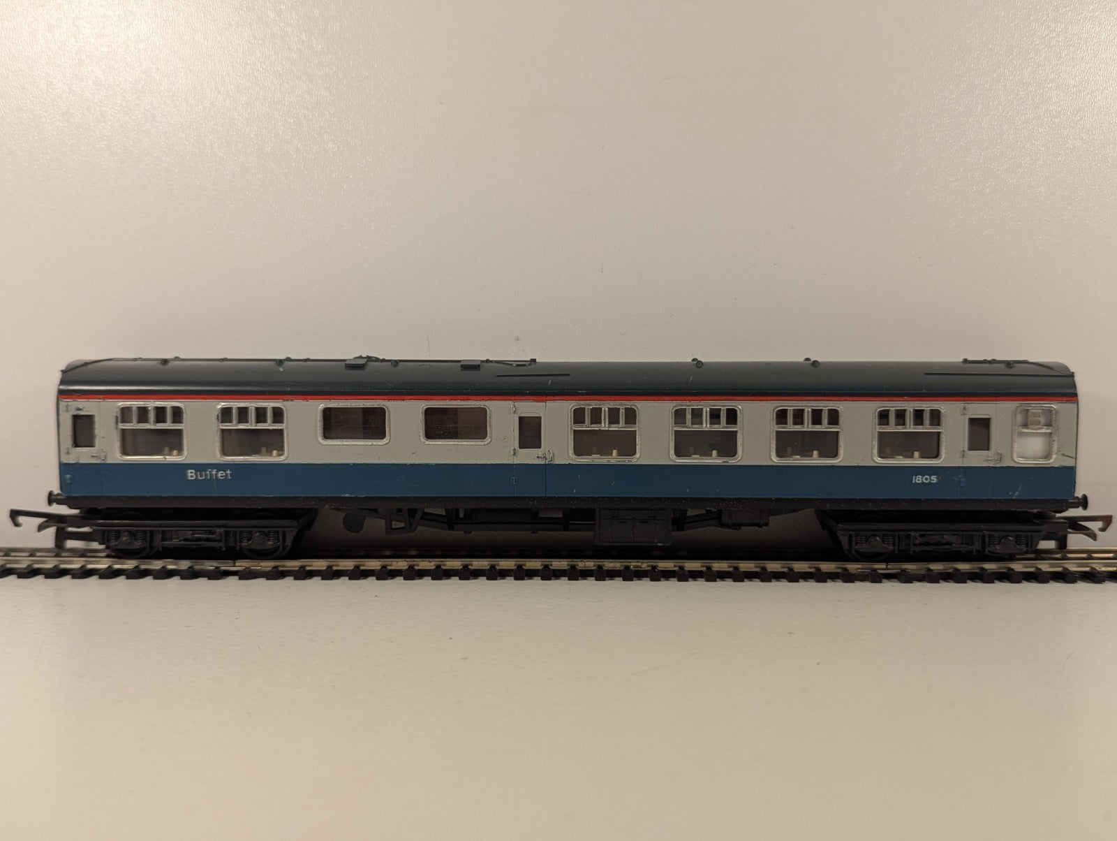 Tri-ang OO Gauge BR Mk1 Buffet Car Passenger Coach 1805 BR Blue and White