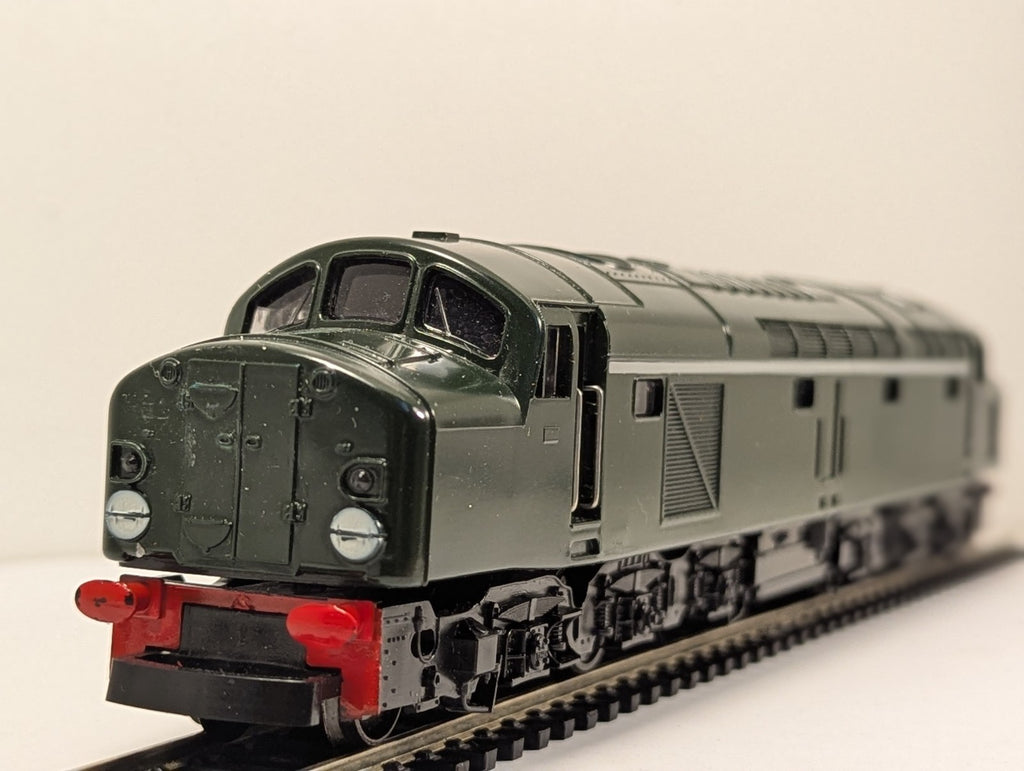 Jouef OO Gauge British Rail Class 40 Locomotive BR Green 8913