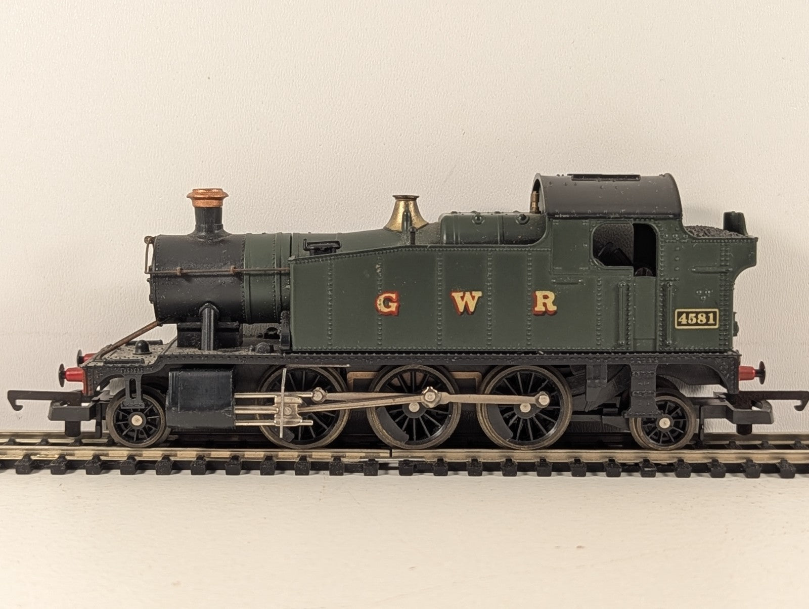 Lima GWR Class 45xx 2-6-2T “Small Prairie” GWR Unlined Green