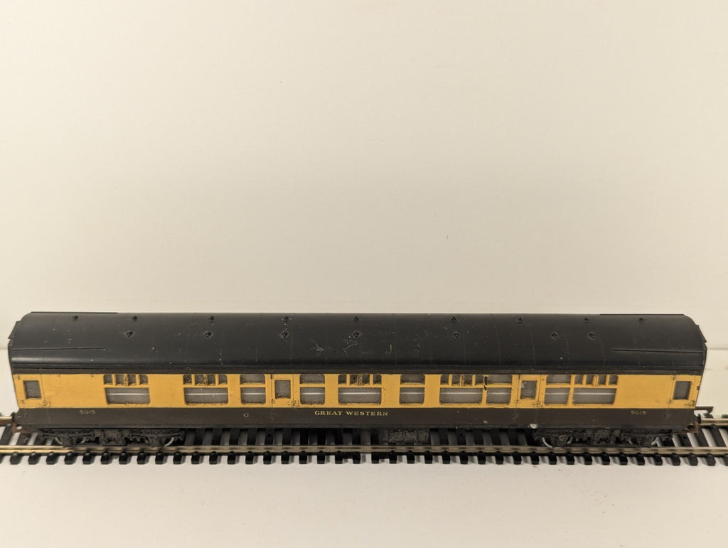 Hornby R743 OO Gauge GWR Mk1 Composite Coach Chocolate & Cream