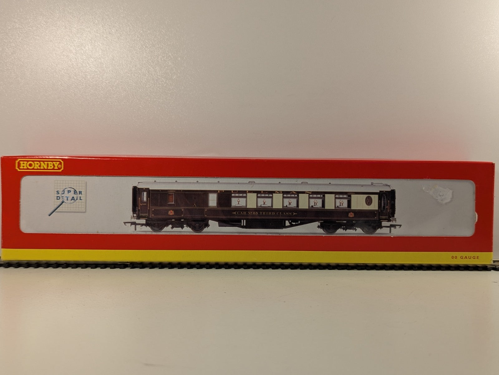 Hornby R4150 Pullman 3rd Class Brake 'Car No.65 Third Class' - Working Lights