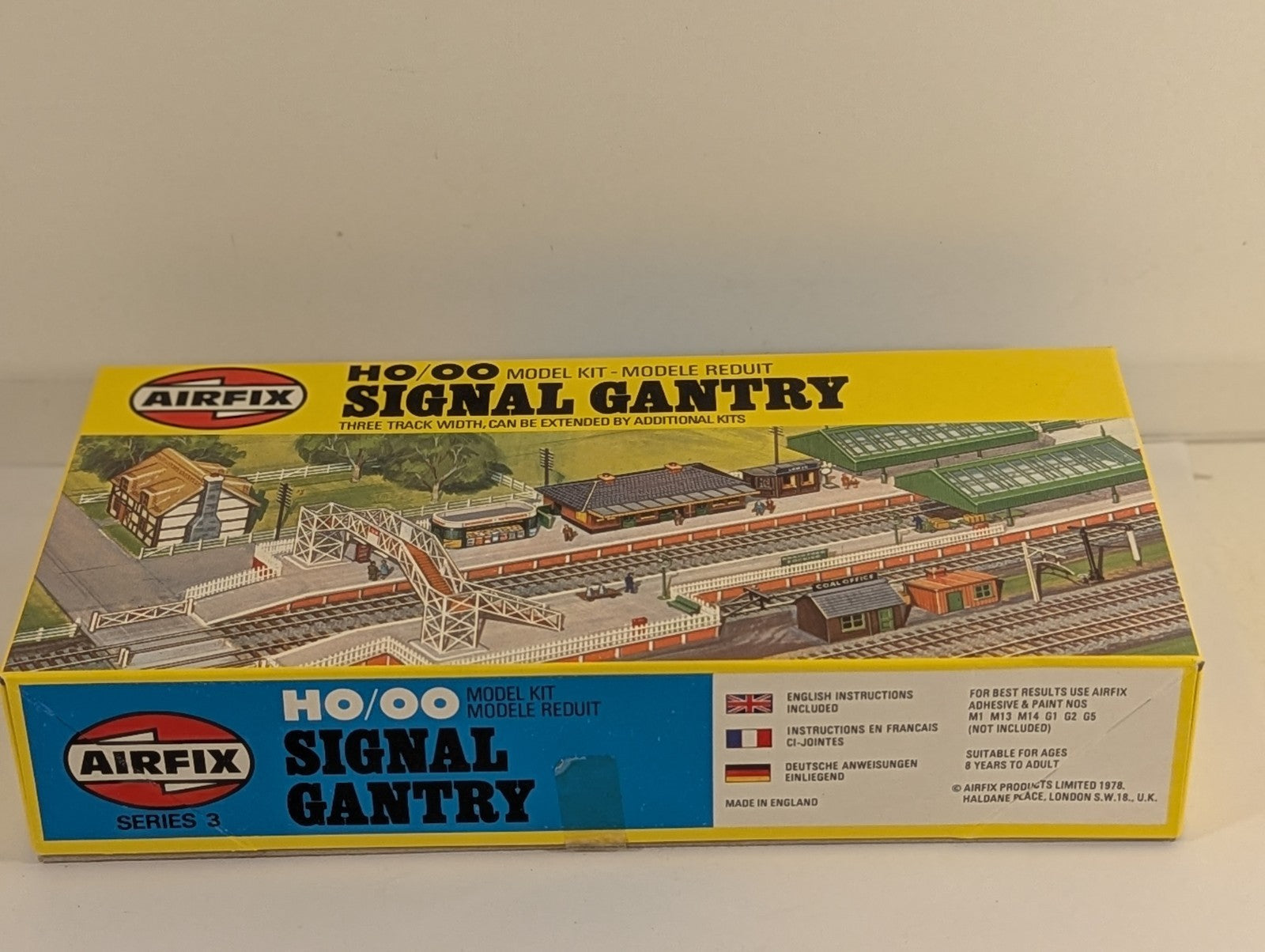 Airfix HO/OO Signal Gantry Model Kit 03601-6