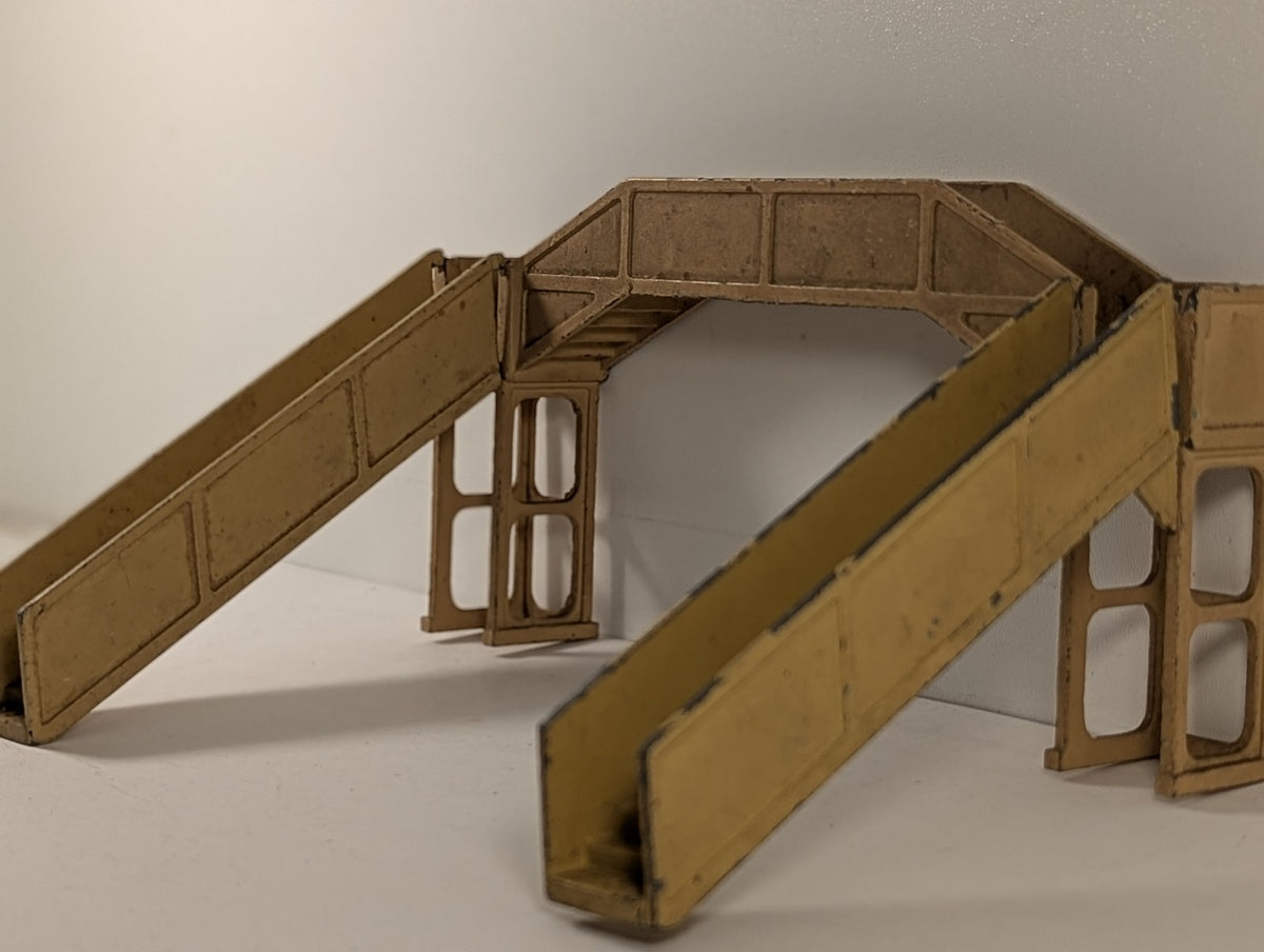 Hornby Dublo OO Gauge D1 Footbridge Cream and Brown