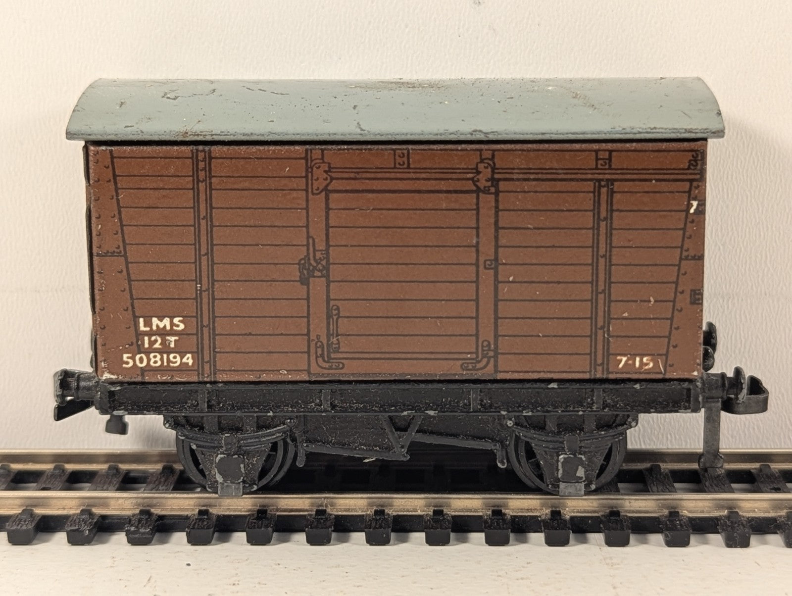 Hornby Dublo OO Gauge LMS 12-Ton Goods Van 508194