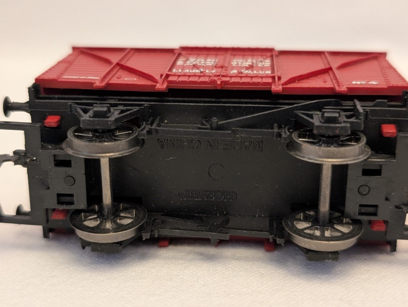 Hornby OO Gauge Welsh Tin Plate & Metal Co. Box Van Goods Wagon
