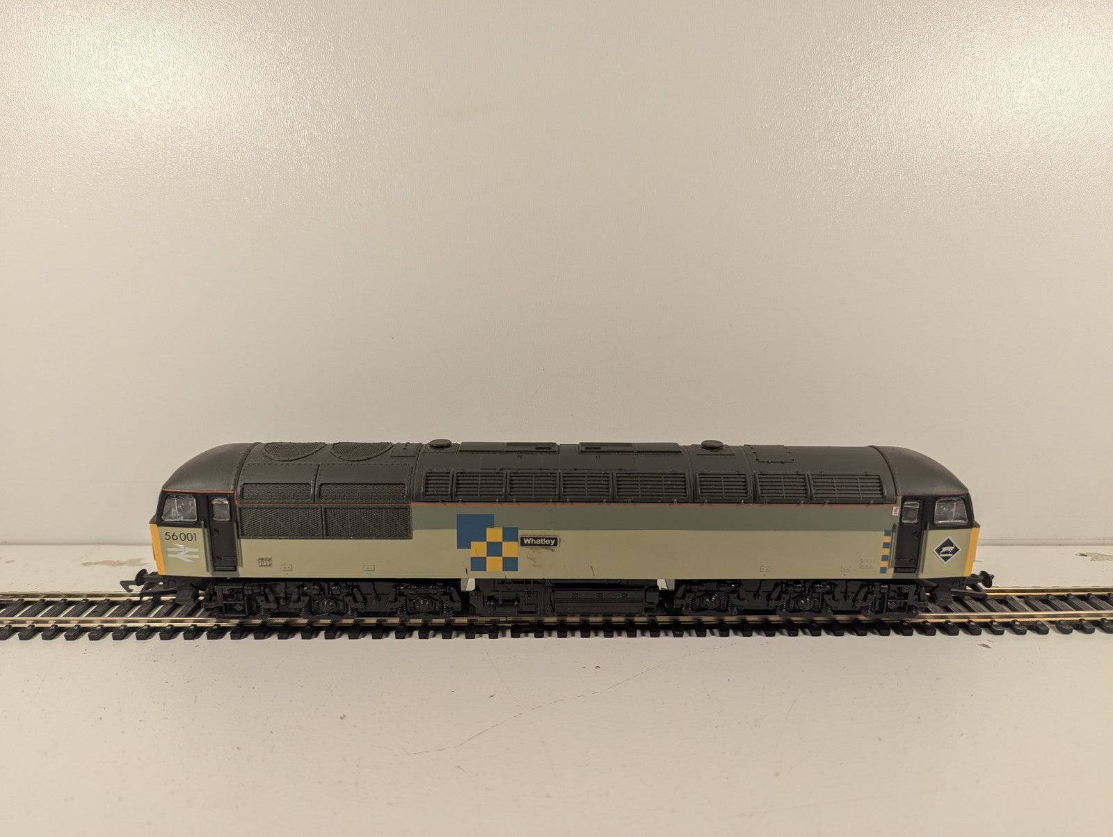 Mainline 937044 Class 56 Co-Co Diesel 56001 “Whatley”