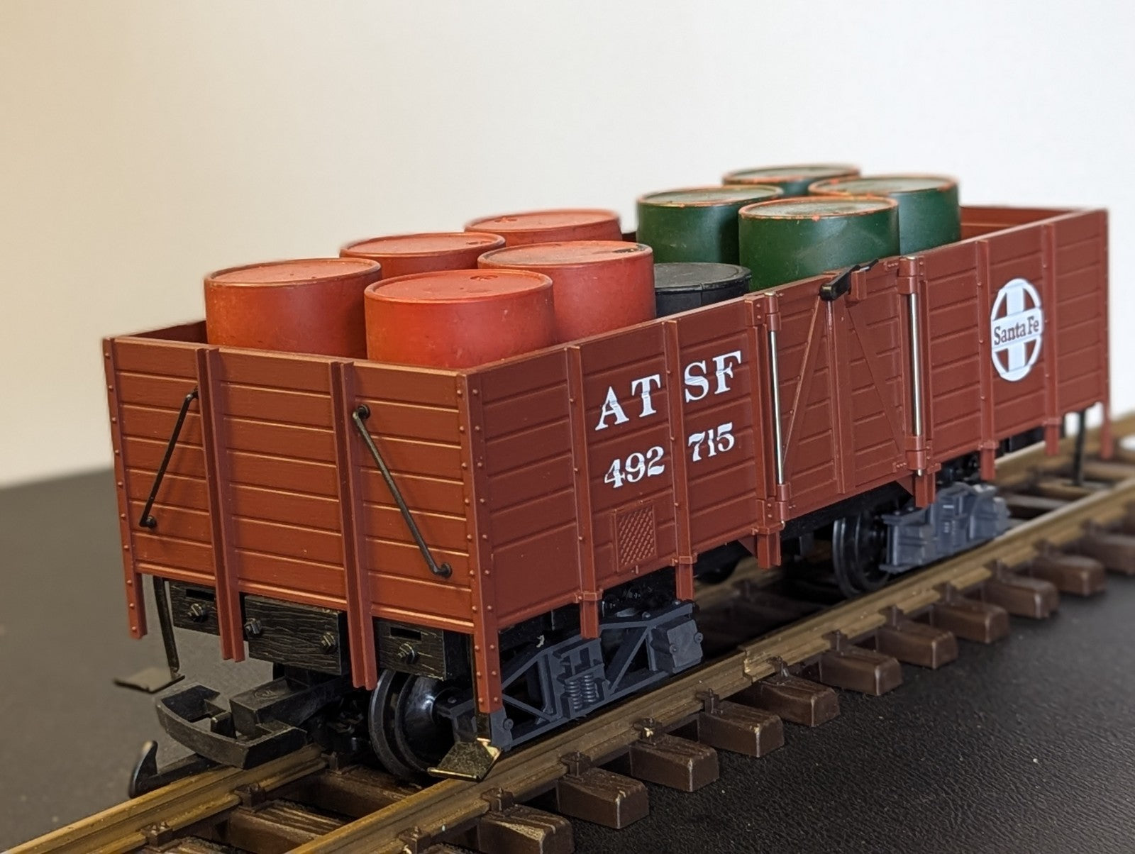 LGB G Gauge ATSF Santa Fe 492 715 Open Wagon with Load