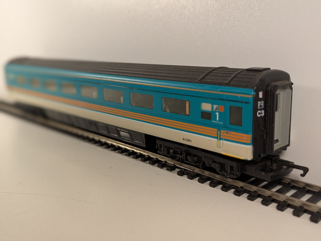 Hornby R4083 OO Midland Mainline Mk3a Open First 41061
