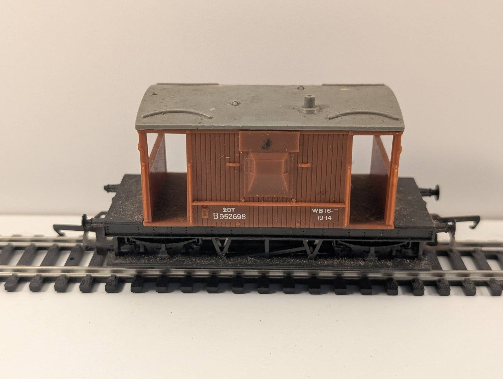 Hornby BR 20T Brake Van – Brown Livery – OO Gauge