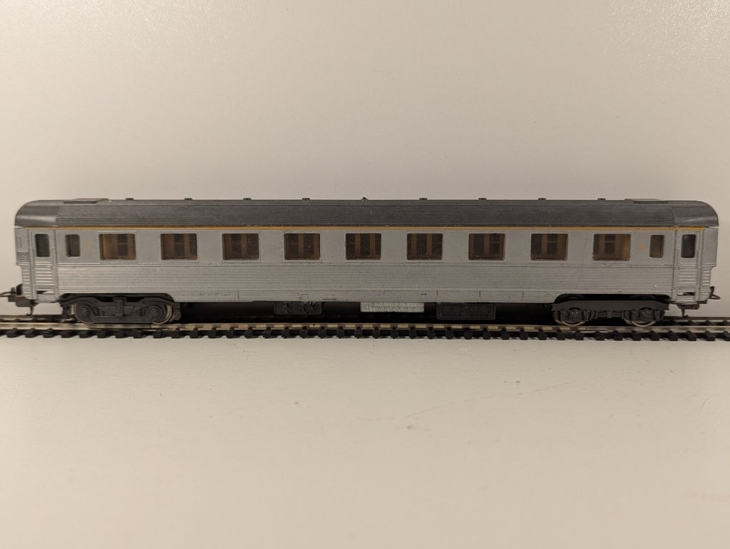 Lima HO Gauge SNCF Passenger Coach