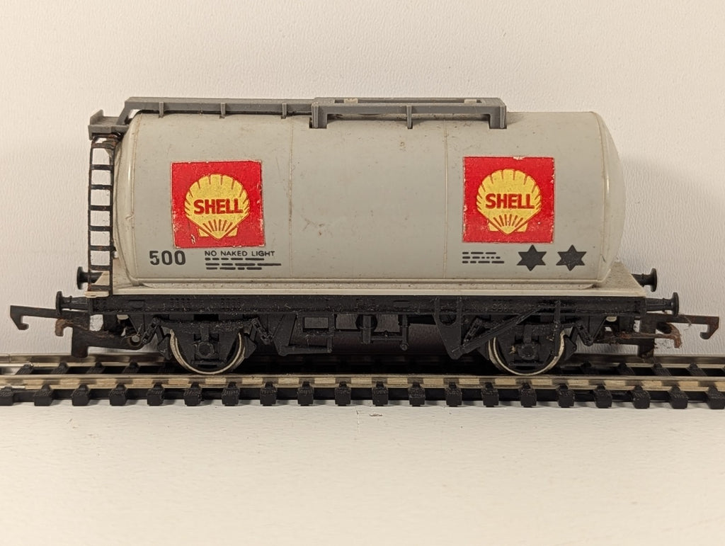 Hornby R020 OO Gauge Shell Tanker Wagon