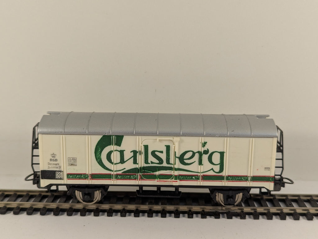 Lima HO Gauge Carlsberg Refrigerated Beer Wagon