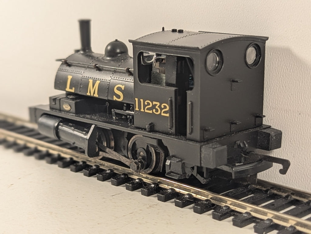 Hornby OO Gauge LMS 0-4-0 Pug Locomotive 11232 LMS Black R2065
