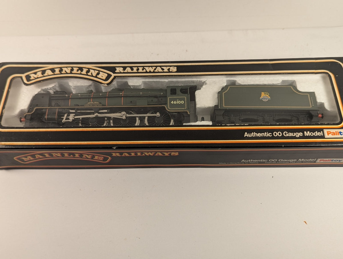Mainline OO Gauge Rebuilt Scot Class 7P 'Royal Scot' Locomotive 46100 BR Green