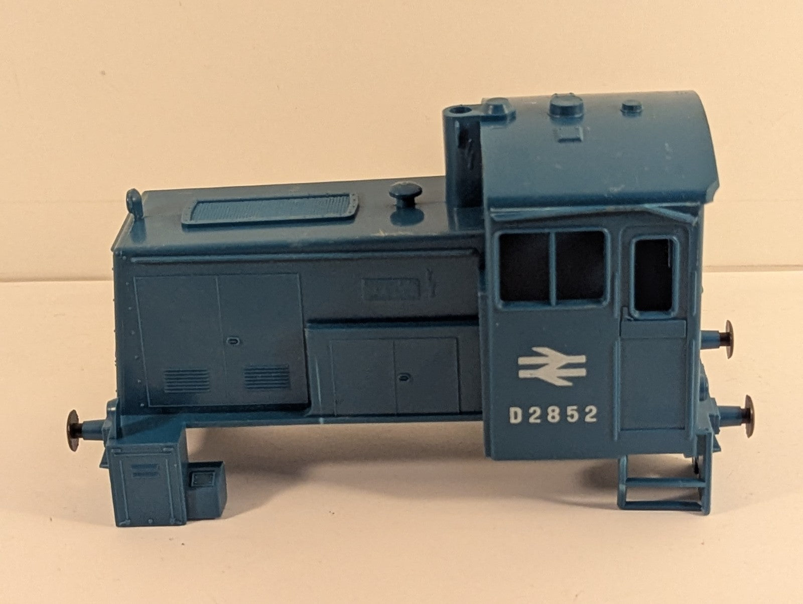 Lima O Gauge Gmeinder Diesel Shunter Locomotive Body Shell D2852 BR
