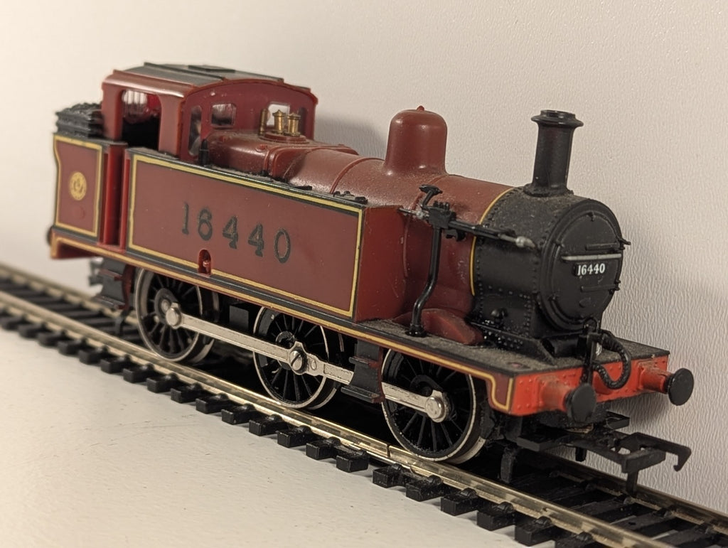 Hornby R52 OO Gauge Class 3F 0-6-0 Tank Locomotive 16440 LMS Maroon