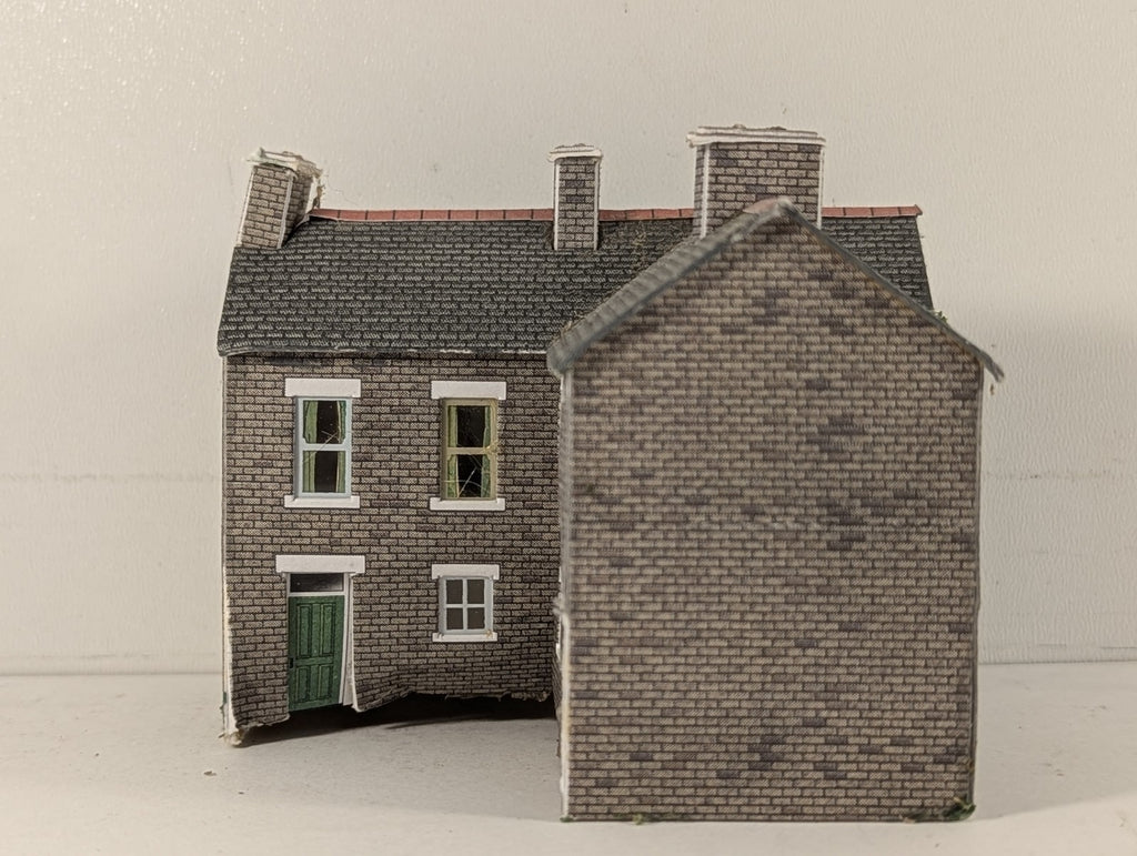 Superquick N Gauge The Talbot Inn Corner Pub Building B24