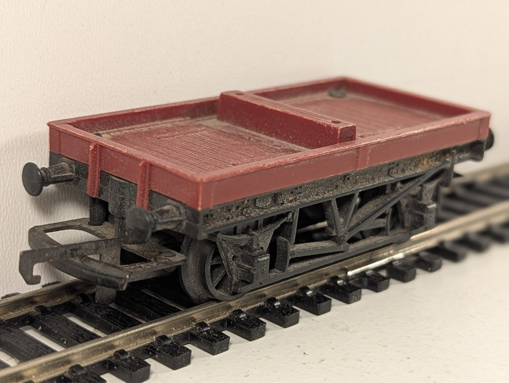 Tri-ang R17 Bolster Wagon OO Gauge