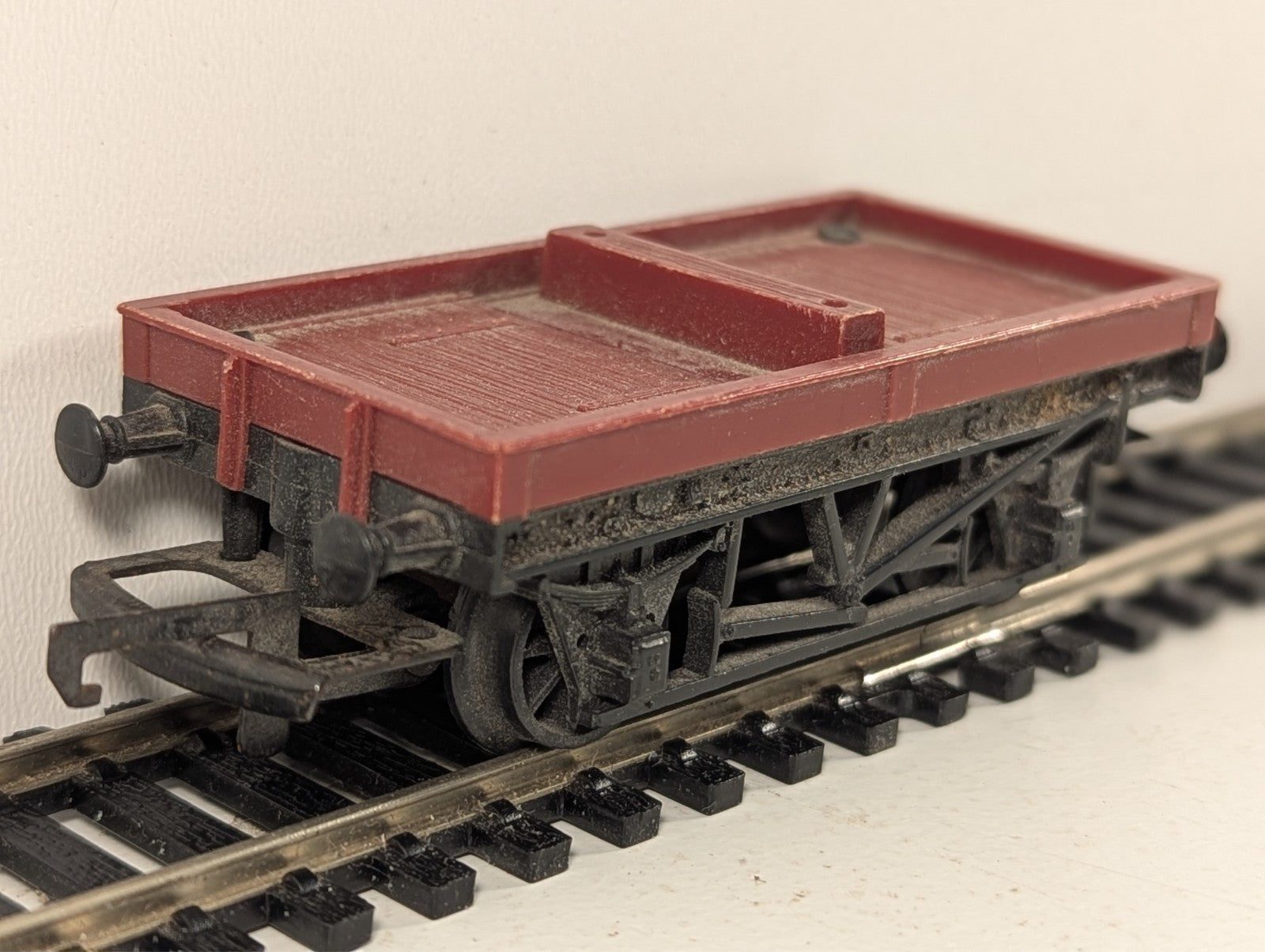 Tri-ang R17 Bolster Wagon OO Gauge