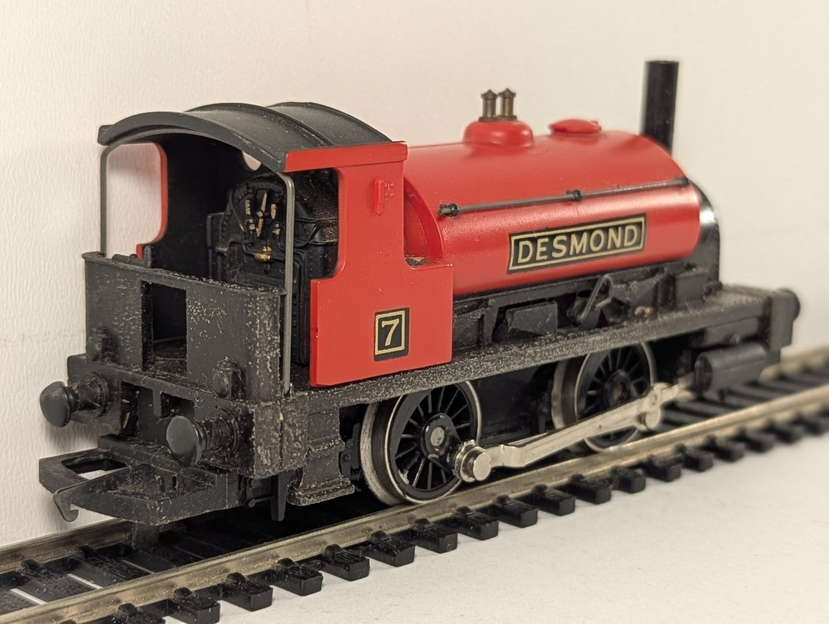 Hornby OO Gauge 0-4-0 Industrial Tank Locomotive 'Desmond' Steam Locomotive 7