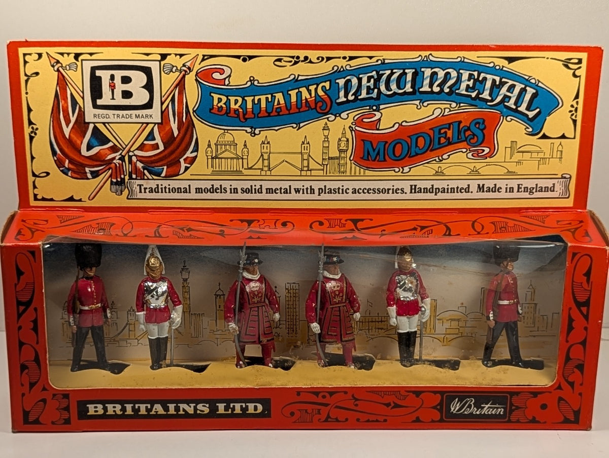 Britains 7225 Beefeater Guards 6 Piece Metal Model Set 1970s