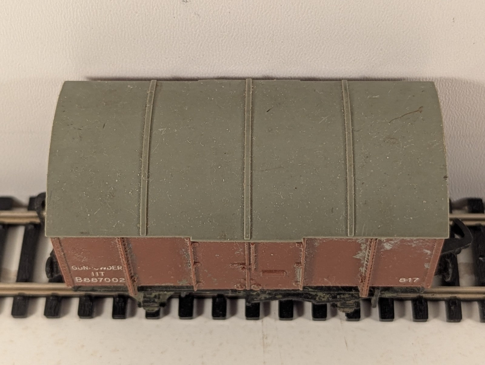 Hornby Dublo 4313 BR Gunpowder Van OO Gauge - Damaged Paint and Lettering