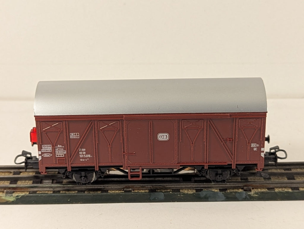 Märklin HO Gauge DB Type Grs-v 213 Box Van with Tail Light Goods Wagon