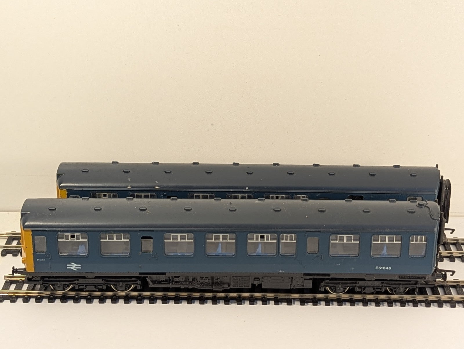 Hornby OO Gauge BR Blue Class 110 DMU 2-Car Set E51819 & E51846