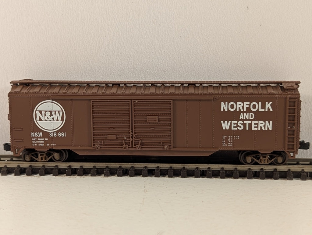 Atlas N Gauge Norfolk & Western Boxcar Brown