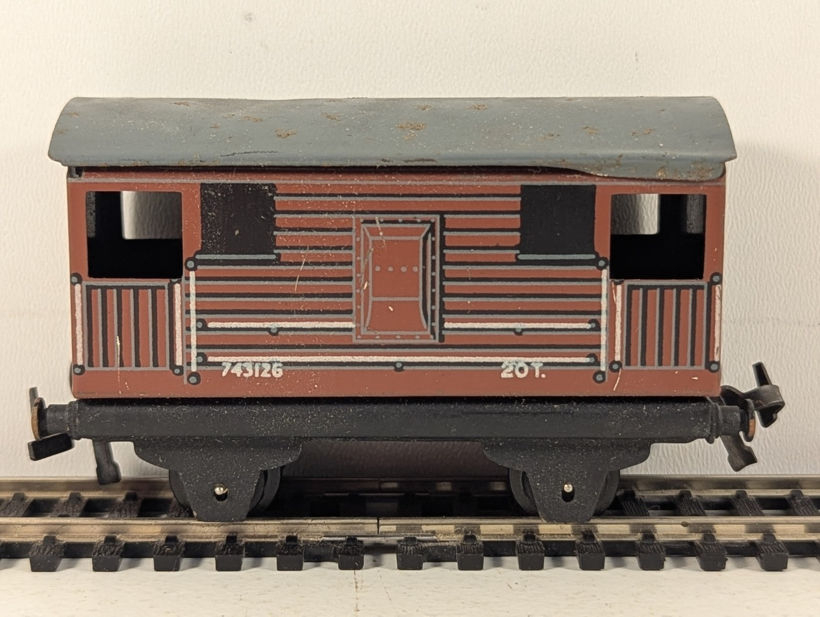 Trix Twin Railway OO Gauge LMS 20 Ton Goods Brake Van 743126