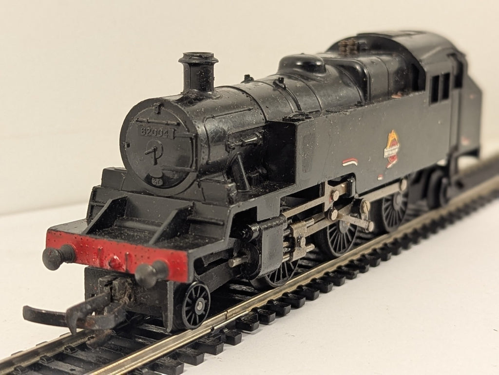 Tri-ang R59 BR Class 3MT 2-6-2T Tank Locomotive No.82004  - Needs Attention