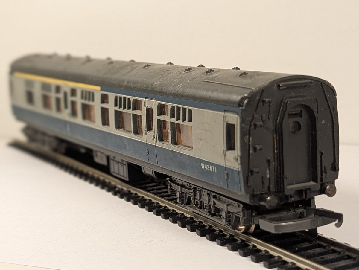 Lima 305335 OO Gauge BR Mk1 composite first Corridor Coach – Missing Buffer