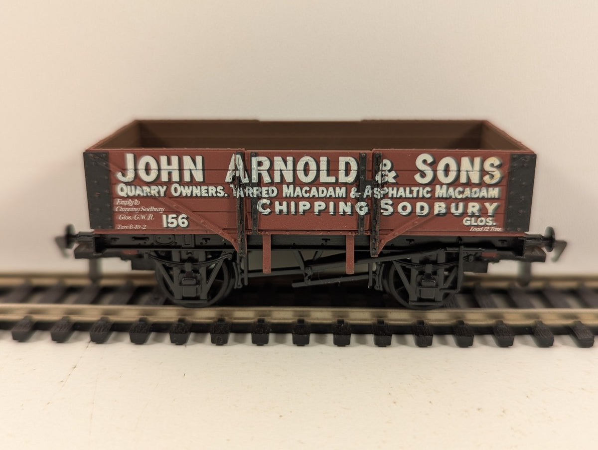 Airfix OO Gauge John Arnold & Sons 5 Plank Open Wagon