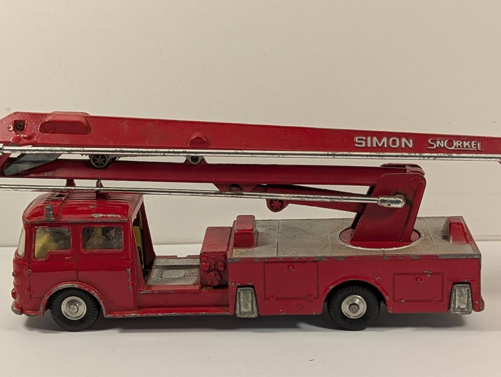 Corgi Major Toys 1127 Simon Snorkel Fire Engine 1:43 Scale - Chipped Paint