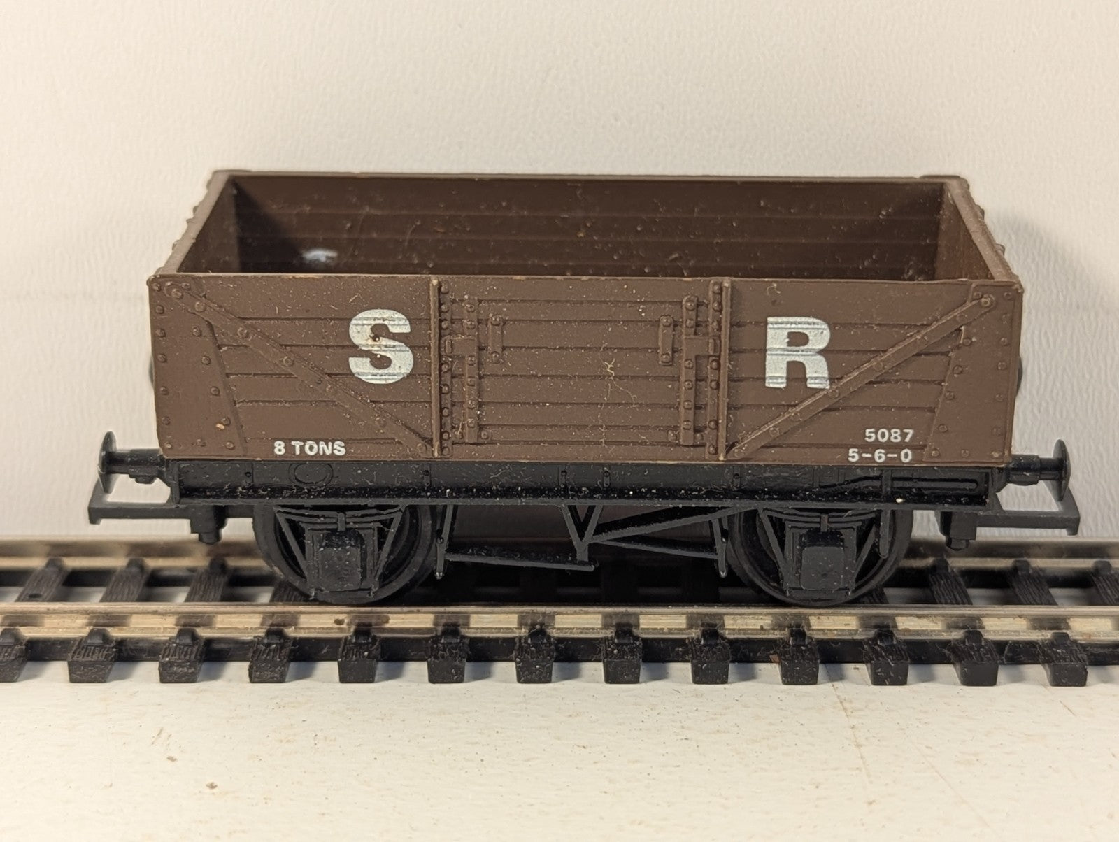 Graham Farish OO Gauge SR 7-Plank Open Wagon 5087 SR Brown