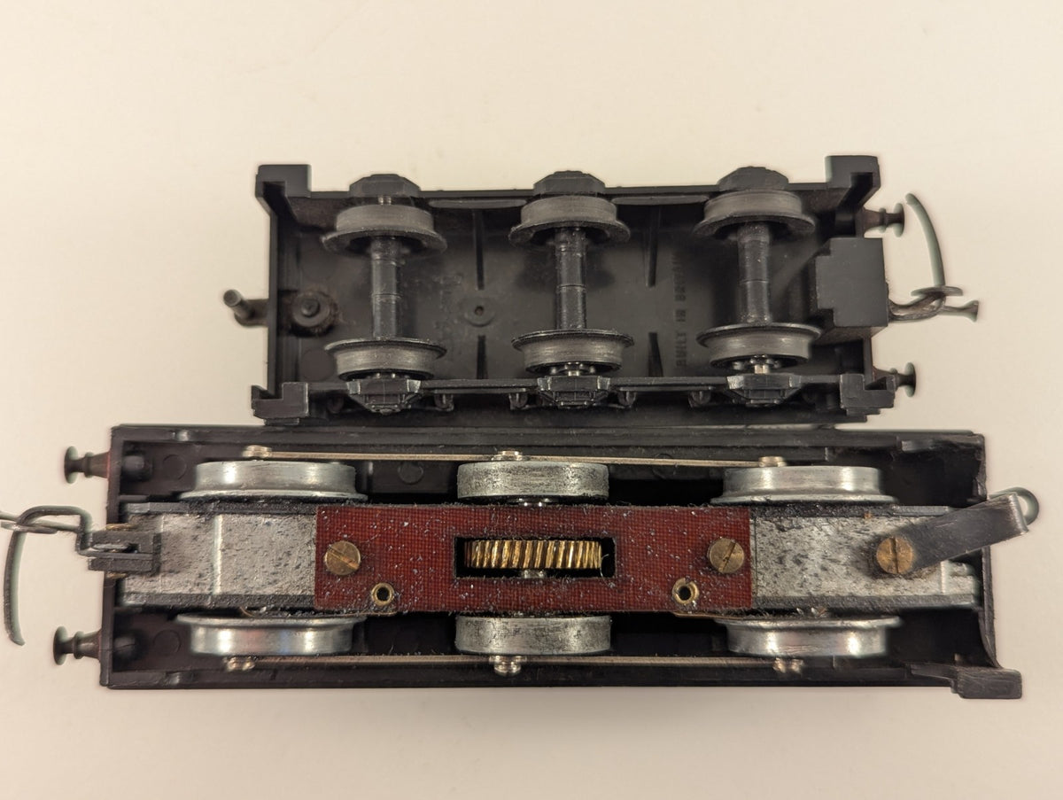 Tri-ang R251 OO Gauge BR Class 3F 0-6-0 Steam Locomotive