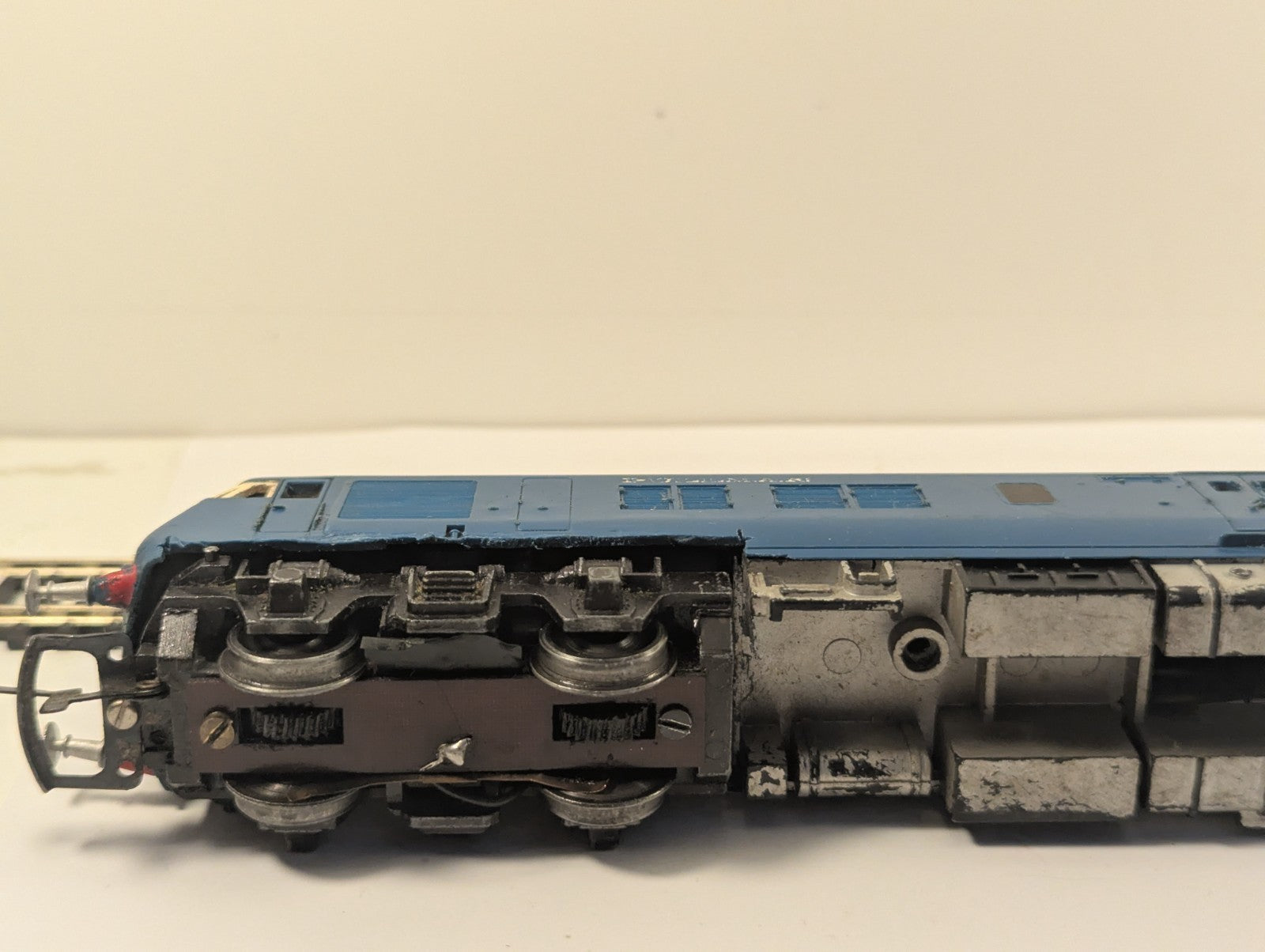 Tri-ang Hornby R555 OO Gauge BR Blue Pullman Motorised Power Car  - Poor Runner