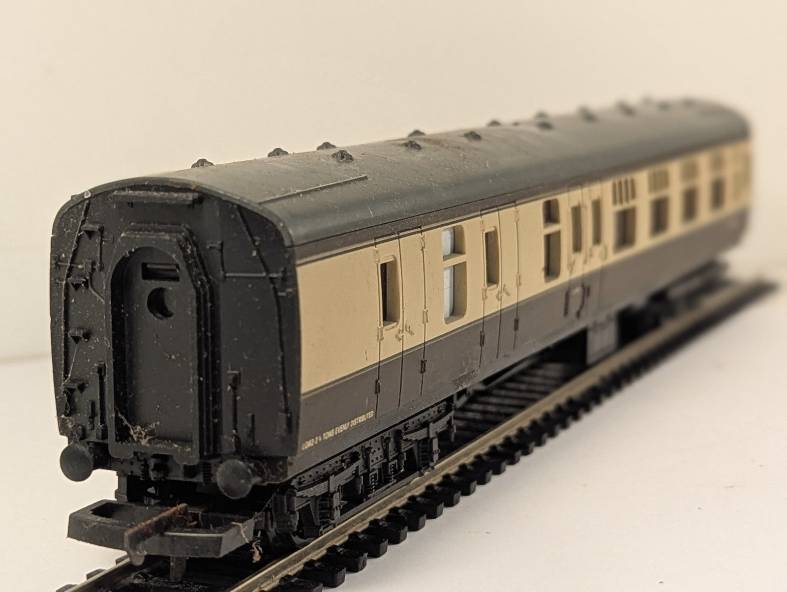 Hornby OO Gauge R430 GWR Collett Brake Third Coach W24528 BR