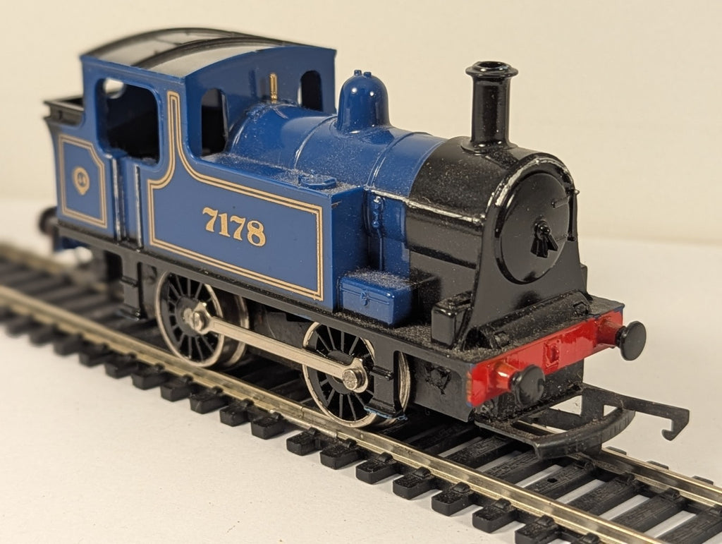 Hornby R255 OO Gauge Industrial Tank Locomotive No. 7178 0-4-0