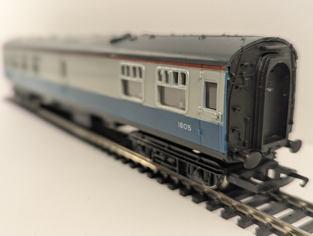 Hornby OO Gauge BR Mk1 Buffet Car Passenger Coach 1805 BR Blue & Grey R.923