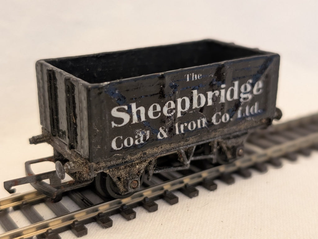 Tri-ang OO Gauge 7-Plank Coal Wagon Goods Wagon Sheepbridge Coal & Iron