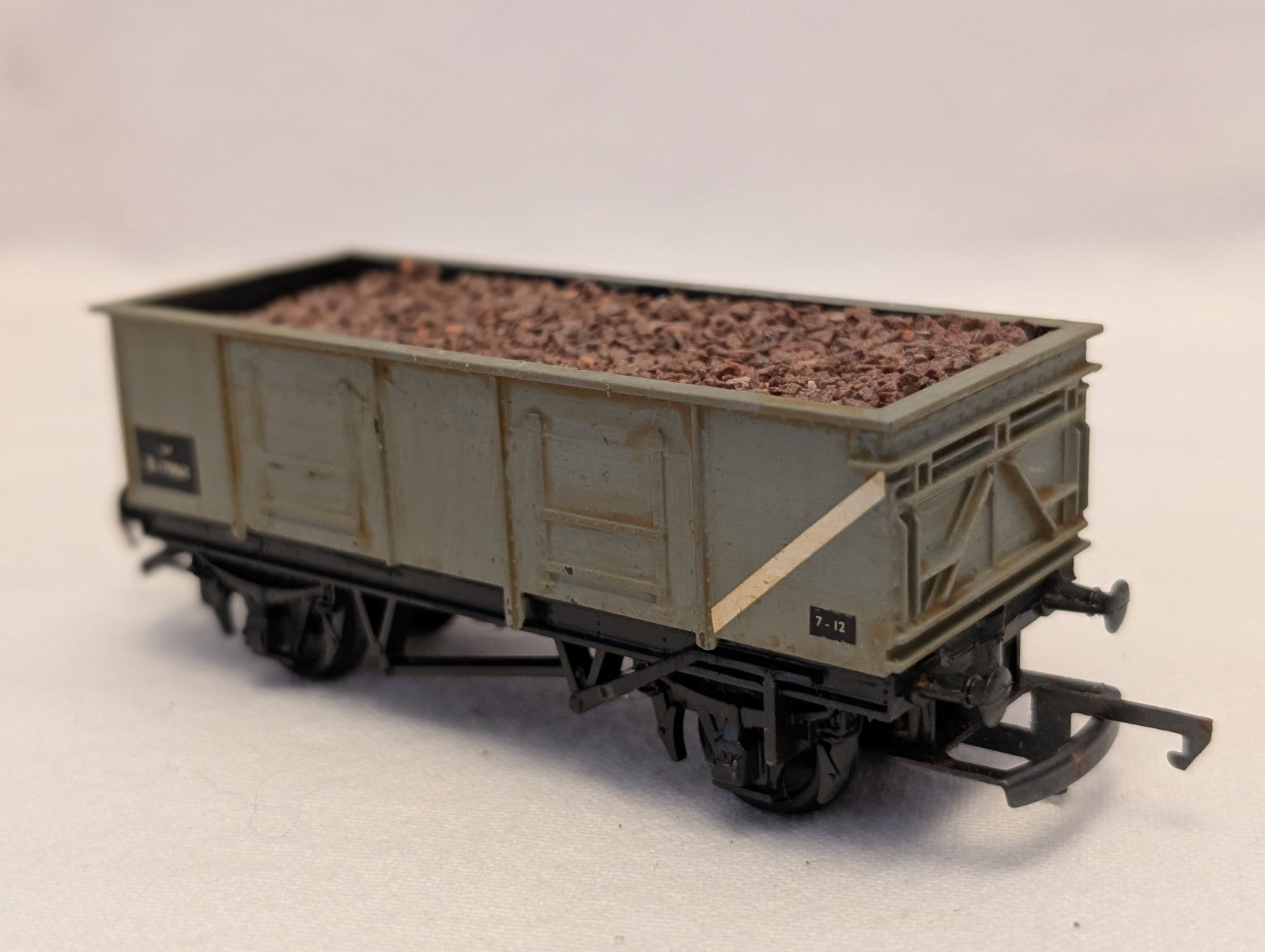 Tri-ang OO Gauge 16-Ton Mineral Wagon Wagons B179860 BR Grey R.12
