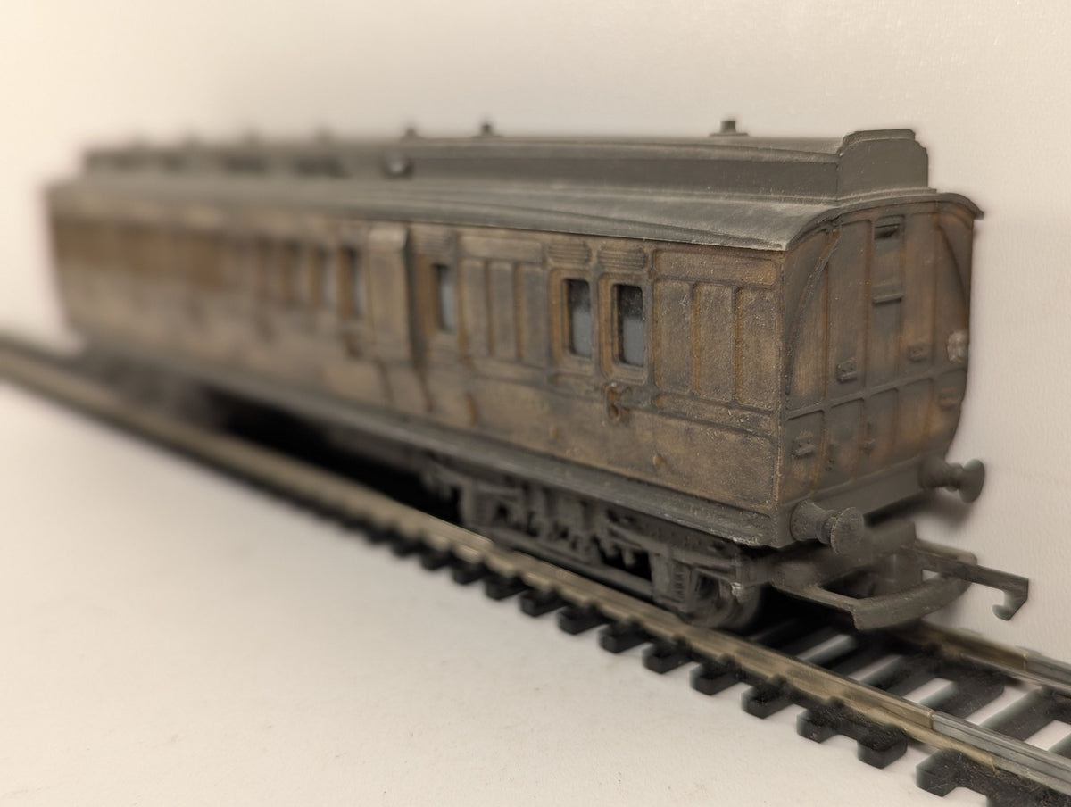 Tri-ang OO Gauge Clerestory Brake Third Coach Passenger Coach 62420 LNER Teak