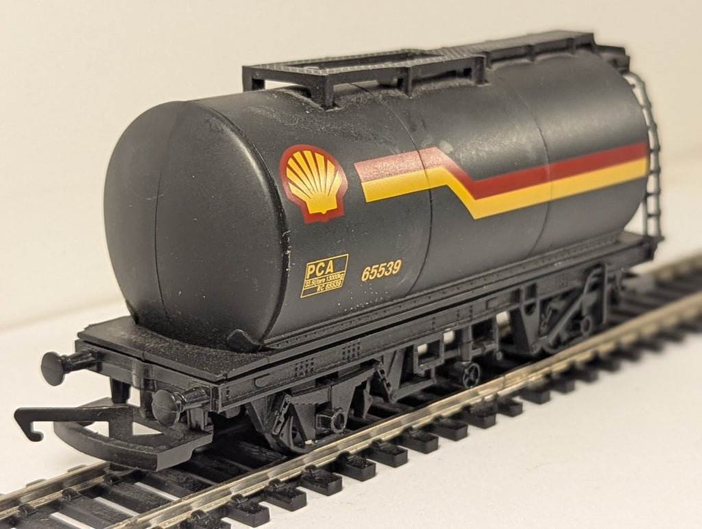 Hornby R6371 OO Gauge PCA Shell Petrol Tank Wagon