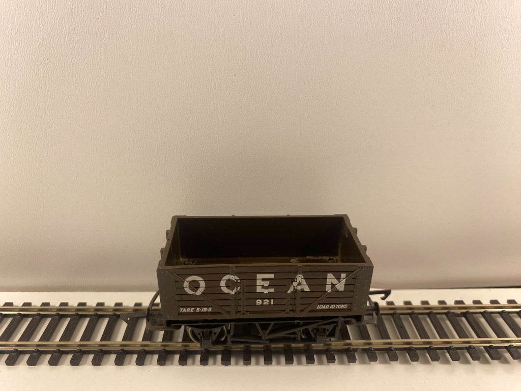 Hornby R009 Ocean 7 Plank Wagon, model number 921