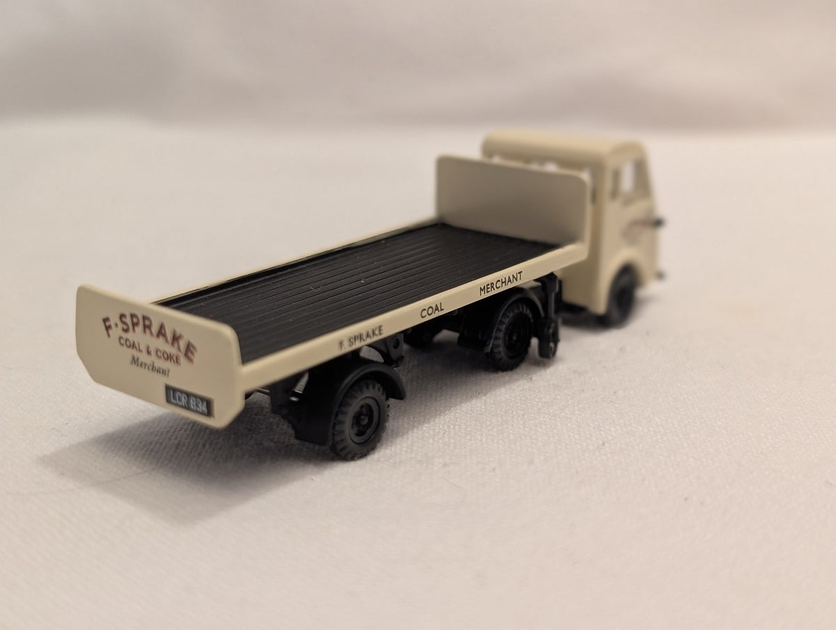Classix 1:76 Scale Scammell Mechanical Horse Flatbed Trailer