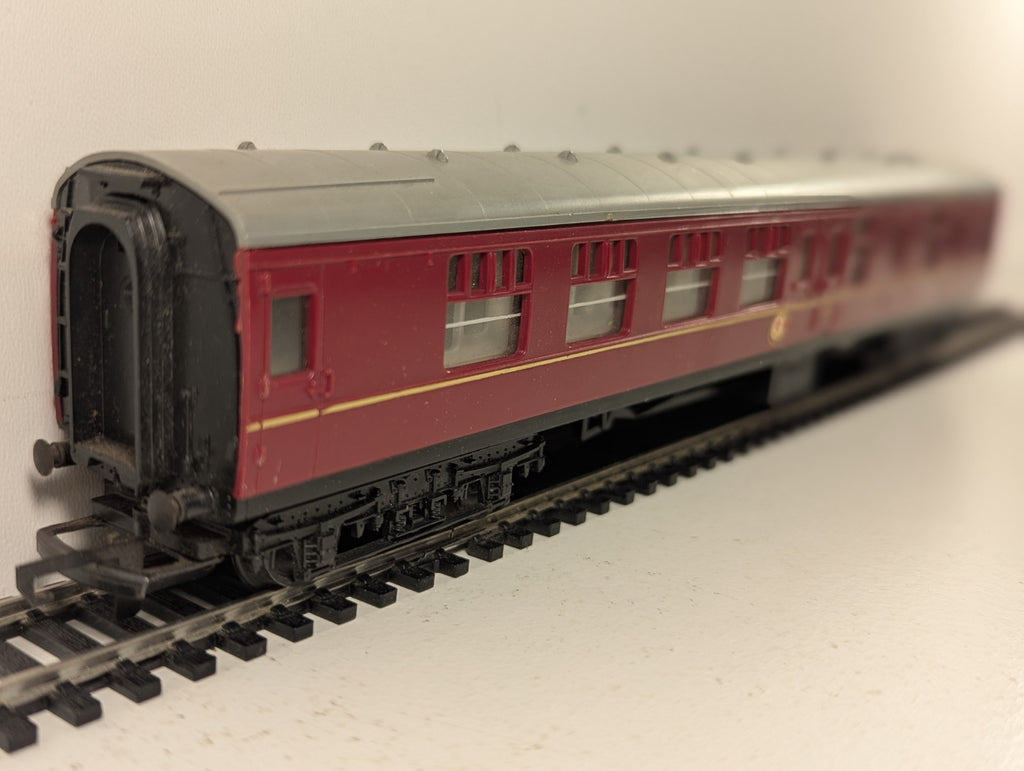 Tri-ang OO Gauge BR Mk1 Brake Second Corridor (BSK) Passenger Coach  35024