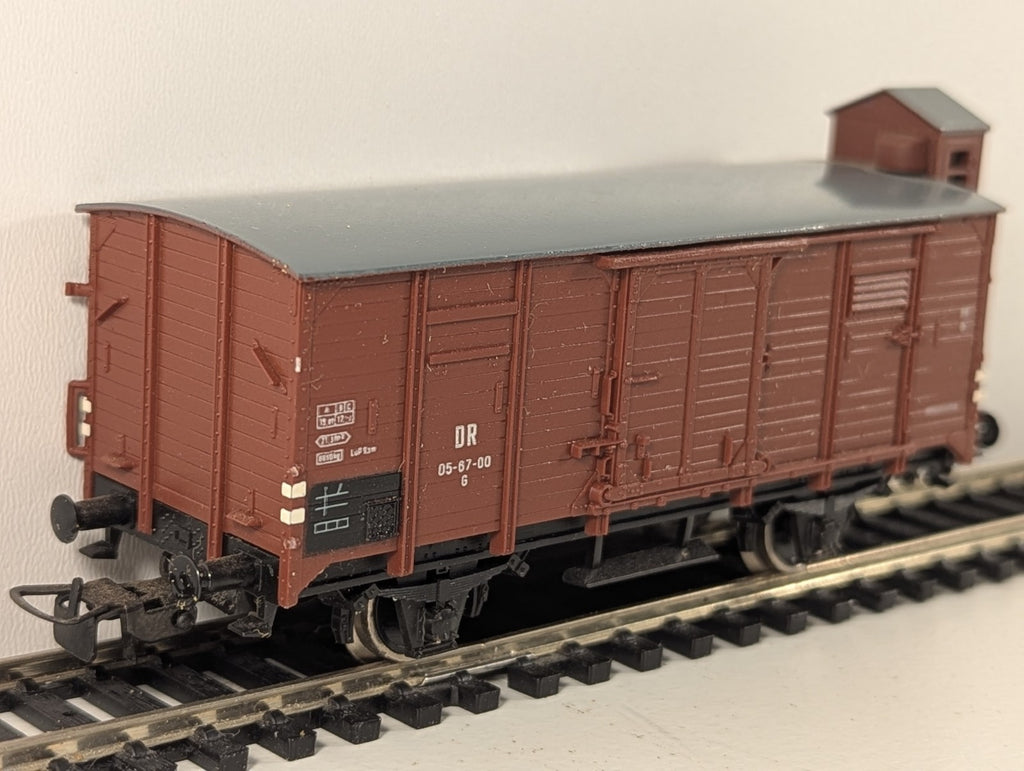 Piko 54013 HO Gauge DB G02 2-Axle Box Wagon with Brakeman’s Cabin