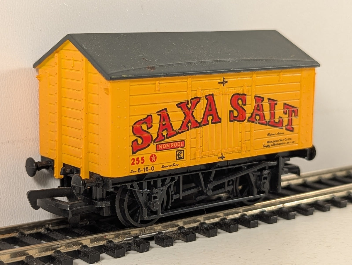 Bachmann OO Gauge 12 Ton Salt Van Goods Wagon 255 Saxa Salt 37-156